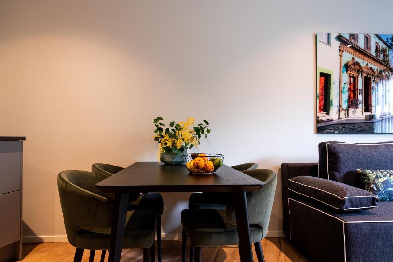 Roarmond Nero Office Hotel & City Cafe מראה חיצוני תמונה